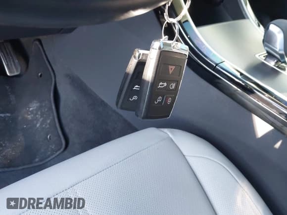 ✅ 2025 Land Rover Range Rover Velar Dynamic SE • VIN: SALYL2EX7SA391827 • Lot: 41430644. Listed on IAAI with 4,063 mi. Free auction sales archive from the USA and detailed vehicle history report at DreamBid. Image 11.