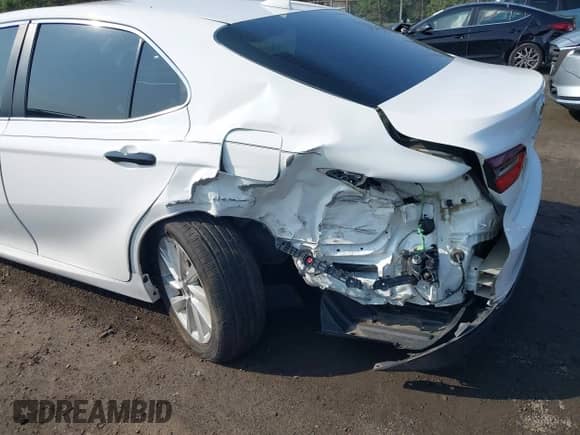 2022 Toyota Camry LE с VIN 4T1R11BK0NU067461, выставлен на аукционе IAAI как лот 42469758 с пробегом 40 256 миль миль и . История ставок и продаж доступна на DreamBid. Изображение 6.