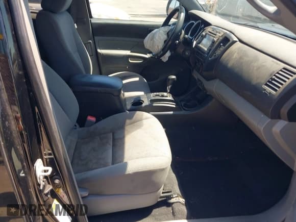 ✅ 2013 Toyota Tacoma • VIN: 5TFTX4CN0DX034105 • Лот: 42861631. Опубликован ранее на IAAI с пробегом 199 024 миль. Бесплатный доступ к архиву аукционных продаж из США и подробный отчёт об истории автомобиля на DreamBid. Изображение 5.