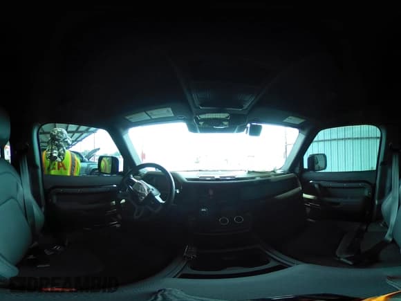 ✅ 2023 Land Rover Defender S • VIN: SALEJ7EX6P2137517 • Lot: 41502561. Wystawiony na IAAI z przebiegiem 13 998 mil. Bezpłatny archiwum sprzedaży aukcyjnych z USA i szczegółowy raport historii pojazdu na DreamBid. Zdjęcie 20.