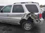 2005 Mercury Mariner Luxury z VIN 4M2CU561X5DJ16539, wystawiony jako IAAI lot #41572981 z przebiegiem 157 461 mil mil oraz . Historia ofert i sprzedaży dostępna na DreamBid. Obrazek 6.