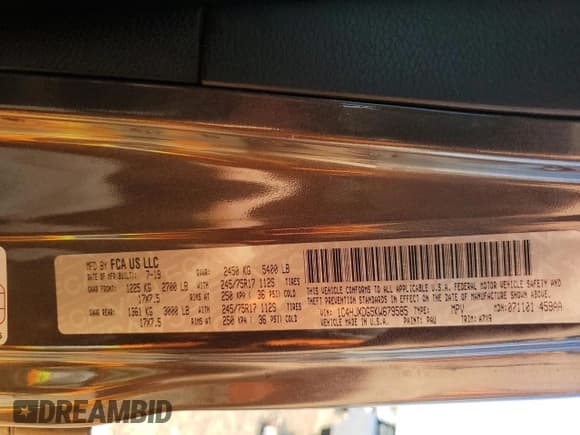 ✅ 2019 Jeep Wrangler Unlimited Sport S • VIN: 1C4HJXDG5KW679585 • Lot: 84014035. Wystawiony na Copart z przebiegiem 82 585 mil. Bezpłatny archiwum sprzedaży aukcyjnych z USA i szczegółowy raport historii pojazdu na DreamBid. Zdjęcie 12.