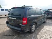 ✅ 2010 Chrysler Town & Country LX • VIN: 2A4RR2D1XAR391221 • Lot: 42355252. Wystawiony na IAAI z przebiegiem 200 178 mil. Bezpłatny archiwum sprzedaży aukcyjnych z USA i szczegółowy raport historii pojazdu na DreamBid. Zdjęcie 4.