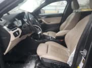 ✅ 2018 BMW X2 xDrive28i • VIN: WBXYJ5C39JEF74836 • Lot: 38276053. Wystawiony na Copart z przebiegiem 68 919 mil. Bezpłatny archiwum sprzedaży aukcyjnych z USA i szczegółowy raport historii pojazdu na DreamBid. Zdjęcie 7.