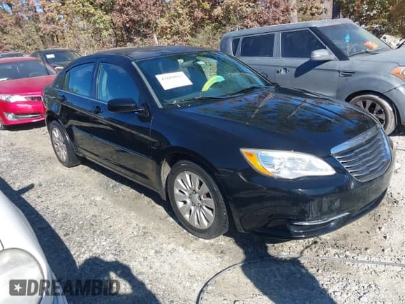 ✅ 2012 Chrysler 200 LX • VIN: 1C3CCBAB7CN271987 • Лот: 43682837. Опубликован ранее на IAAI с пробегом 220 403 миль. Бесплатный доступ к архиву аукционных продаж из США и подробный отчёт об истории автомобиля на DreamBid. Изображение 1.