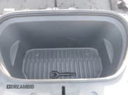 ✅ 2023 Tesla Model Y Long Range • VIN: 7SAYGDEE0PF631811 • Lot: 41400620. Wystawiony na IAAI z przebiegiem 81 358 mil. Bezpłatny archiwum sprzedaży aukcyjnych z USA i szczegółowy raport historii pojazdu na DreamBid. Zdjęcie 10.