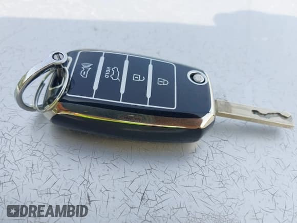 ✅ 2018 Kia Optima S • VIN: 5XXGT4L37JG217435 • Lot: 42114026. Listed on IAAI with 110,982 mi. Free auction sales archive from the USA and detailed vehicle history report at DreamBid. Image 11.