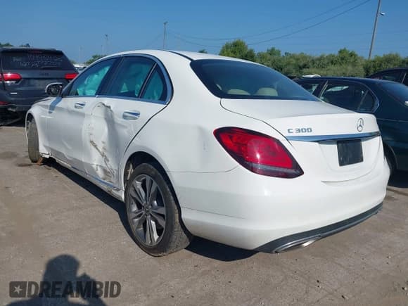 ✅ 2020 Mercedes-Benz C 300 • VIN: W1KWF8EB3LR581100 • Lot: 42931235. Wystawiony na IAAI z przebiegiem 34 830 mil. Bezpłatny archiwum sprzedaży aukcyjnych z USA i szczegółowy raport historii pojazdu na DreamBid. Zdjęcie 3.