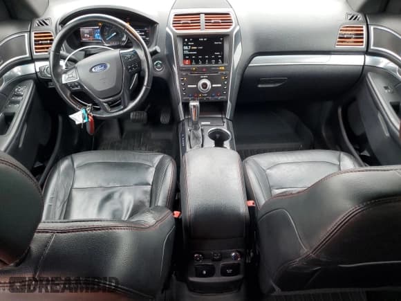 ✅ 2017 Ford Explorer Sport • VIN: 1FM5K8GTXHGA01332 • Lot: 57314885. Wystawiony na Copart z przebiegiem 99 444 mil. Bezpłatny archiwum sprzedaży aukcyjnych z USA i szczegółowy raport historii pojazdu na DreamBid. Zdjęcie 8.