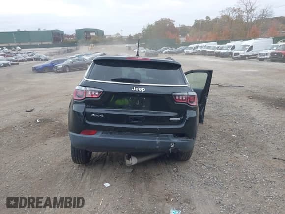 ✅ 2019 Jeep Compass Latitude • VIN: 3C4NJDBB0KT761223 • Lot: 43570553. Wystawiony na IAAI z przebiegiem 48 490 mil. Bezpłatny archiwum sprzedaży aukcyjnych z USA i szczegółowy raport historii pojazdu na DreamBid. Zdjęcie 16.