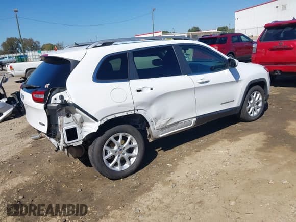 ✅ 2016 Jeep Cherokee Altitude • VIN: 1C4PJLCB1GW221740 • Lot: 43451679. Wystawiony na IAAI z przebiegiem 149 638 mil. Bezpłatny archiwum sprzedaży aukcyjnych z USA i szczegółowy raport historii pojazdu na DreamBid. Zdjęcie 4.