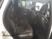 ✅ 2017 Jeep Cherokee Trailhawk L Plus • VIN: 1C4PJMBS5HW634219 • Lot: 81654735. Wystawiony na Copart z przebiegiem 58 140 mil. Bezpłatny archiwum sprzedaży aukcyjnych z USA i szczegółowy raport historii pojazdu na DreamBid. Zdjęcie 11.