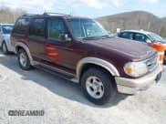 ✅ 2000 Ford Explorer Eddie Bauer • VIN: 1FMZU74E3YZA86045 • Lot: 41888885. Wystawiony na IAAI z przebiegiem 137 725 mil. Bezpłatny archiwum sprzedaży aukcyjnych z USA i szczegółowy raport historii pojazdu na DreamBid. Zdjęcie 1.