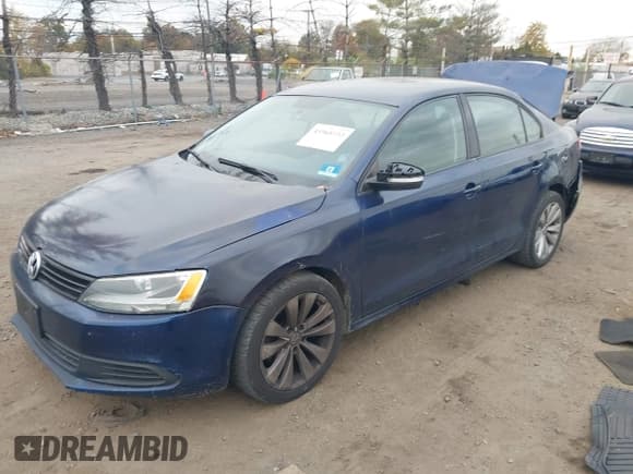 ✅ 2011 Volkswagen Jetta SE • VIN: 3VWDZ7AJ4BM067513 • Lot: 43568532. Listed on IAAI with 181,869 mi. Free auction sales archive from the USA and detailed vehicle history report at DreamBid. Image 2.