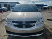 ✅ 2015 Dodge Grand Caravan American Value • VIN: 2C4RDGBG7FR660727 • Лот: 69992055. Опубликован ранее на Copart с пробегом 152 141 миль. Бесплатный доступ к архиву аукционных продаж из США и подробный отчёт об истории автомобиля на DreamBid. Изображение 5.
