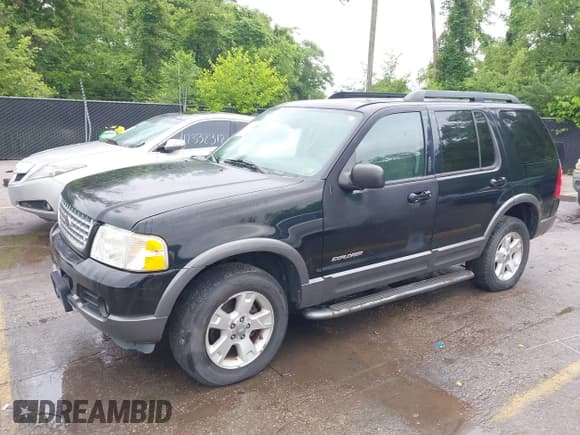 ✅ 2005 Ford Explorer XLT • VIN: 1FMZU73K15UA92541 • Lot: 42352310. Listed on IAAI with 212,558 mi. Free auction sales archive from the USA and detailed vehicle history report at DreamBid. Image 2.