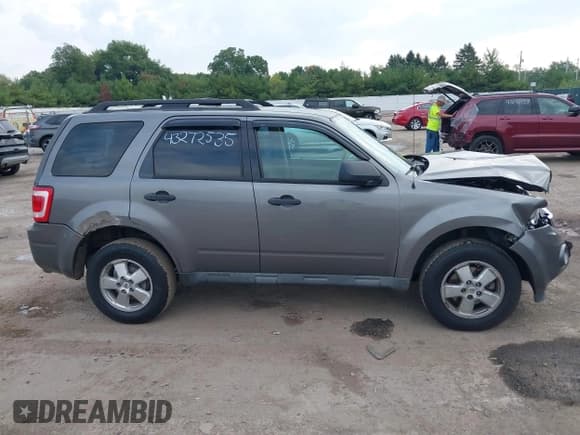 ✅ 2012 Ford Escape XLS • VIN: 1FMCU0C74CKC52624 • Lot: 43272535. Wystawiony na IAAI z przebiegiem 173 959 mil. Bezpłatny archiwum sprzedaży aukcyjnych z USA i szczegółowy raport historii pojazdu na DreamBid. Zdjęcie 13.