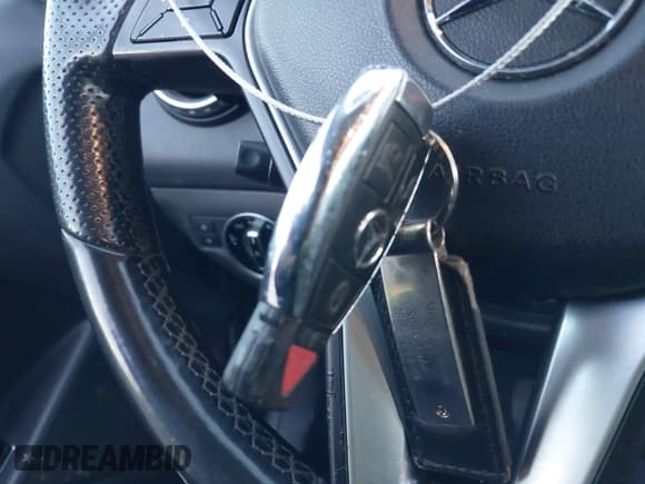 ✅ 2015 Mercedes-Benz GLA 250 • VIN: WDCTG4GB7FJ118745 • Lot: 43679979. Wystawiony na IAAI z przebiegiem 124 631 mil. Bezpłatny archiwum sprzedaży aukcyjnych z USA i szczegółowy raport historii pojazdu na DreamBid. Zdjęcie 11.