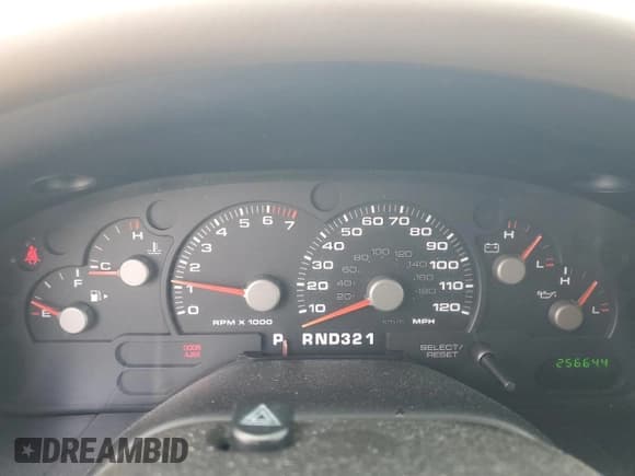 ✅ 2004 Ford Explorer XLS • VIN: 1FMZU62K44UB18589 • Lot: 63076075. Listed on Copart with 256,644 mi. Free auction sales archive from the USA and detailed vehicle history report at DreamBid. Image 9.