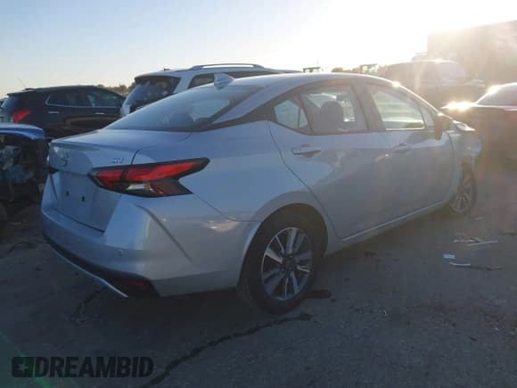 ✅ 2023 Nissan Versa SV • VIN: 3N1CN8EV5PL829745 • Lot: 43657225. Wystawiony na IAAI z przebiegiem 60 797 mil. Bezpłatny archiwum sprzedaży aukcyjnych z USA i szczegółowy raport historii pojazdu na DreamBid. Zdjęcie 4.