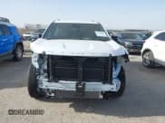 ✅ 2025 GMC Acadia FWD Elevation • VIN: 1GKENKRS3SJ117886 • Lot: 42246812. Wystawiony na IAAI z przebiegiem 1 956 mil. Bezpłatny archiwum sprzedaży aukcyjnych z USA i szczegółowy raport historii pojazdu na DreamBid. Zdjęcie 13.