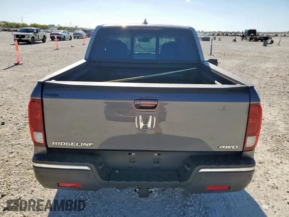 ✅ 2020 Honda Ridgeline RTL-E • VIN: 5FPYK3F72LB011792 • Lot: 92596075. Listed on Copart with 28,748 mi. Free auction sales archive from the USA and detailed vehicle history report at DreamBid. Image 6.