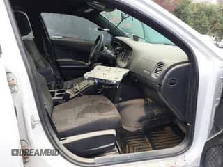 ✅ 2019 Dodge Charger Police • VIN: 2C3CDXKT1KH582260 • Lot: 43482310. Wystawiony na IAAI z przebiegiem Nie podano. Bezpłatny archiwum sprzedaży aukcyjnych z USA i szczegółowy raport historii pojazdu na DreamBid. Zdjęcie 6.