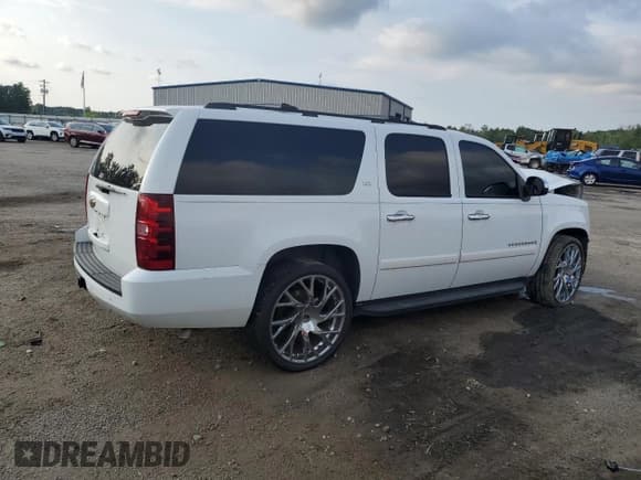 ✅ 2008 Chevrolet Suburban LTZ • VIN: 3GNFC16J78G137006 • Lot: 61294024. Wystawiony na Copart z przebiegiem 159 987 mil. Bezpłatny archiwum sprzedaży aukcyjnych z USA i szczegółowy raport historii pojazdu na DreamBid. Zdjęcie 3.