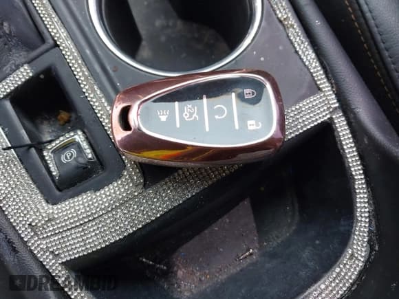 ✅ 2019 Chevrolet Equinox Premier • VIN: 2GNAXNEV4K6184569 • Lot: 42670537. Listed on IAAI with 163,594 mi. Free auction sales archive from the USA and detailed vehicle history report at DreamBid. Image 11.