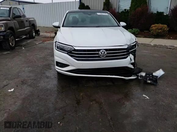 ✅ 2019 Volkswagen Jetta SEL Premium • VIN: 3VWGB7BU2KM167748 • Lot: 71661115. Listed on Copart with 134,681 mi. Free auction sales archive from the USA and detailed vehicle history report at DreamBid. Image 13.