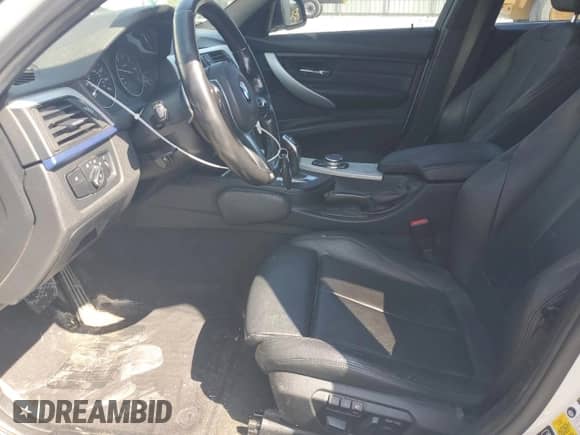 2015 BMW 3 Series 328d xDrive с VIN WBA3K5C54FK300744, выставлен на аукционе Copart как лот 68739285 с пробегом 247 071 миль миль и Списание • Salvage title. История ставок и продаж доступна на DreamBid. Изображение 7.