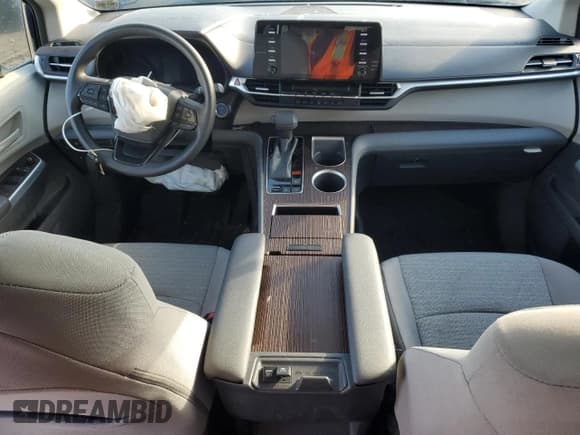 ✅ 2022 Toyota Sienna LE • VIN: 5TDKSKFC5NS060117 • Lot: 89510665. Wystawiony na Copart z przebiegiem Nie podano. Bezpłatny archiwum sprzedaży aukcyjnych z USA i szczegółowy raport historii pojazdu na DreamBid. Zdjęcie 8.