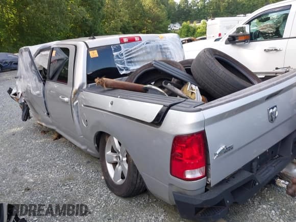 ✅ 2019 Ram 1500 SLT • VIN: 1C6RR7LT6KS527454 • Лот: 42627828. Опубликован ранее на IAAI с пробегом Не указан. Бесплатный доступ к архиву аукционных продаж из США и подробный отчёт об истории автомобиля на DreamBid. Изображение 3.