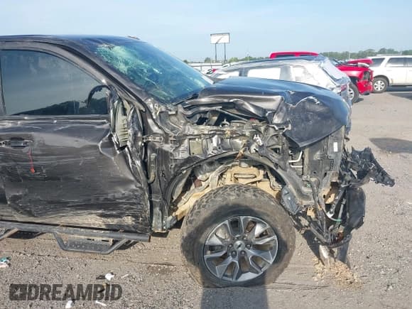 ✅ 2022 Chevrolet Silverado 1500 RST • VIN: 1GCUYEED5NZ126800 • Лот: 42528225. Опубликован ранее на IAAI с пробегом 77 824 миль. Бесплатный доступ к архиву аукционных продаж из США и подробный отчёт об истории автомобиля на DreamBid. Изображение 17.