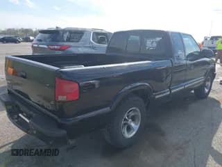✅ 2001 Chevrolet S-10 LS • VIN: 1GCCS19W818150784 • Лот: 41864042. Опубликован ранее на IAAI с пробегом 103 561 миль. Бесплатный доступ к архиву аукционных продаж из США и подробный отчёт об истории автомобиля на DreamBid. Изображение 4.