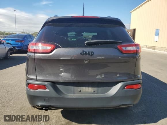 ✅ 2018 Jeep Cherokee Latitude Tech Connect • VIN: 1C4PJLCB9JD557283 • Lot: 90142015. Wystawiony na Copart z przebiegiem 57 891 mil. Bezpłatny archiwum sprzedaży aukcyjnych z USA i szczegółowy raport historii pojazdu na DreamBid. Zdjęcie 6.