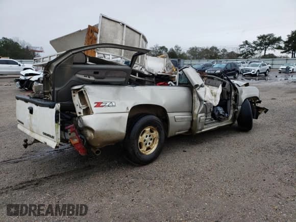 ✅ 2000 Chevrolet Silverado 1500 LS • VIN: 1GCEK14T8YZ348565 • Лот: 88109615. Опубликован ранее на Copart с пробегом Не указан. Бесплатный доступ к архиву аукционных продаж из США и подробный отчёт об истории автомобиля на DreamBid. Изображение 3.