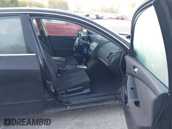 ✅ 2010 Nissan Altima S • VIN: 1N4AL2APXAN415825 • Lot: 43272409. Wystawiony na IAAI z przebiegiem 251 009 mil. Bezpłatny archiwum sprzedaży aukcyjnych z USA i szczegółowy raport historii pojazdu na DreamBid. Zdjęcie 5.