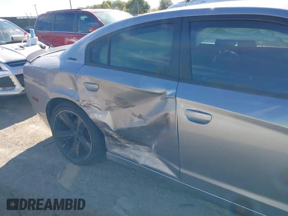 ✅ 2013 Dodge Charger SE • VIN: 2C3CDXBG0DH636444 • Лот: 43424549. Опубликован ранее на IAAI с пробегом 108 219 миль. Бесплатный доступ к архиву аукционных продаж из США и подробный отчёт об истории автомобиля на DreamBid. Изображение 6.