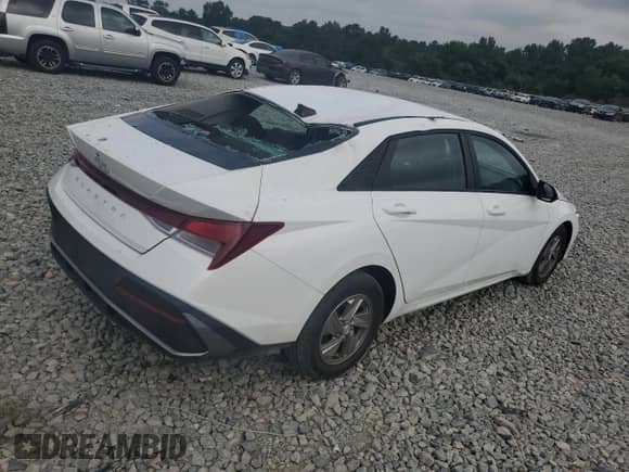 2025 Hyundai Elantra SE с VIN KMHLL4DG9SU974411, выставлен на аукционе Copart как лот 69435205 с пробегом 5 897 миль миль и Списание • Salvage title. История ставок и продаж доступна на DreamBid. Изображение 3.