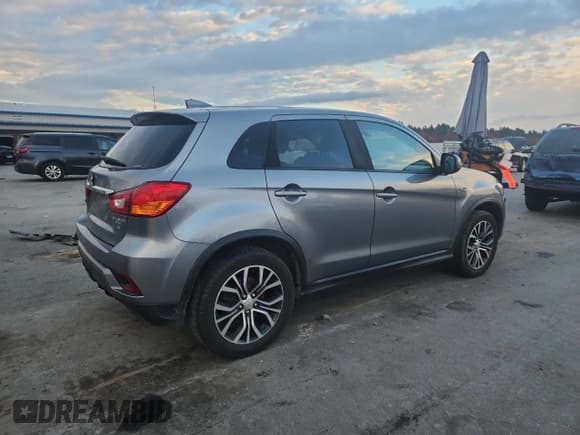 ✅ 2018 Mitsubishi Outlander SE • VIN: JA4AR3AW7JZ032630 • Lot: 90509495. Listed on Copart with 160,871 mi. Free auction sales archive from the USA and detailed vehicle history report at DreamBid. Image 3.