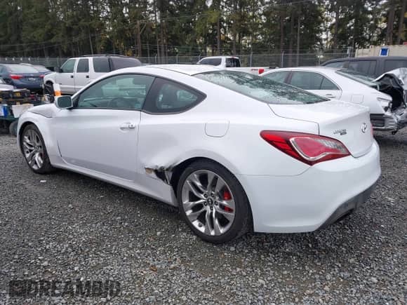 2015 Hyundai Genesis Coupe Ultimate с VIN KMHHU6KJ4FU124995, выставлен на аукционе IAAI как лот 43566907 с пробегом 42 772 миль миль и . История ставок и продаж доступна на DreamBid. Изображение 3.