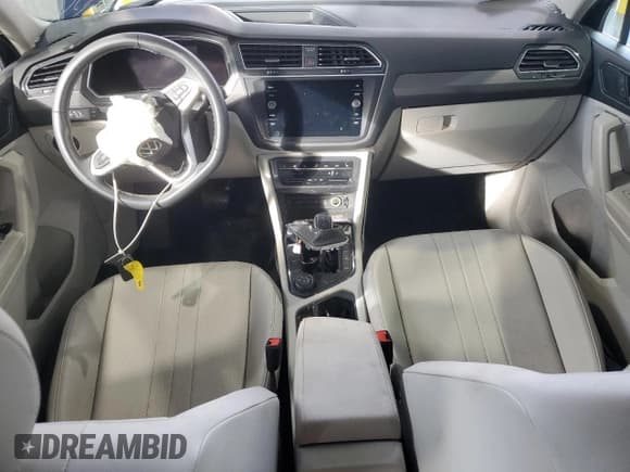 ✅ 2023 Volkswagen Tiguan SE • VIN: 3VV2B7AXXPM023740 • Lot: 81864085. Wystawiony na Copart z przebiegiem 78 108 mil. Bezpłatny archiwum sprzedaży aukcyjnych z USA i szczegółowy raport historii pojazdu na DreamBid. Zdjęcie 8.