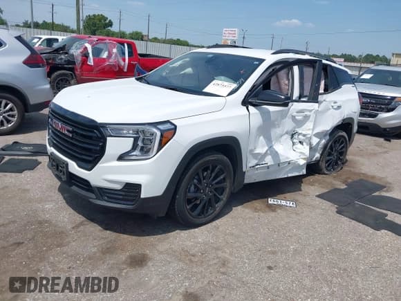 ✅ 2024 GMC Terrain SLE • VIN: 3GKALMEGXRL398590 • Lot: 42875577. Wystawiony na IAAI z przebiegiem 14 329 mil. Bezpłatny archiwum sprzedaży aukcyjnych z USA i szczegółowy raport historii pojazdu na DreamBid. Zdjęcie 2.