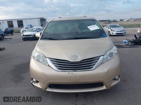2011 Toyota Sienna XLE AAS with VIN 5TDYK3DC2BS122538, listed as a IAAI auction lot 43247955 with 238,815 mi miles and . Bid and sale history available at DreamBid. Image 12.