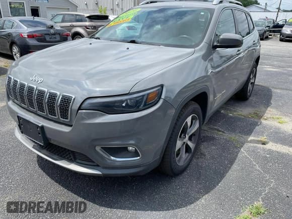 ✅ 2020 Jeep Cherokee Limited • VIN: 1C4PJMDXXLD562415 • Lot: 87179025. Wystawiony na Copart z przebiegiem 142 343 mil. Bezpłatny archiwum sprzedaży aukcyjnych z USA i szczegółowy raport historii pojazdu na DreamBid. Zdjęcie 2.