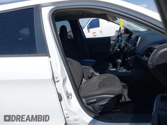 ✅ 2020 Jeep Cherokee Latitude • VIN: 1C4PJLCB4LD648528 • Лот: 42933489. Опубликован ранее на IAAI с пробегом Не указан. Бесплатный доступ к архиву аукционных продаж из США и подробный отчёт об истории автомобиля на DreamBid. Изображение 5.