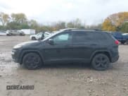 ✅ 2017 Jeep Cherokee Limited • VIN: 1C4PJLDB5HW613829 • Лот: 43506714. Опубликован ранее на IAAI с пробегом 127 061 миль. Бесплатный доступ к архиву аукционных продаж из США и подробный отчёт об истории автомобиля на DreamBid. Изображение 14.