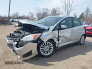 ✅ 2017 Ford C-Max SE • VIN: 1FADP5AU2HL111659 • Lot: 42029378. Wystawiony na IAAI z przebiegiem Nie podano. Bezpłatny archiwum sprzedaży aukcyjnych z USA i szczegółowy raport historii pojazdu na DreamBid. Zdjęcie 17.