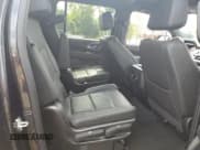 ✅ 2022 Chevrolet Suburban LT • VIN: 1GNSKCKD6NR346570 • Lot: 68472374. Wystawiony na Copart z przebiegiem Nie podano. Bezpłatny archiwum sprzedaży aukcyjnych z USA i szczegółowy raport historii pojazdu na DreamBid. Zdjęcie 11.